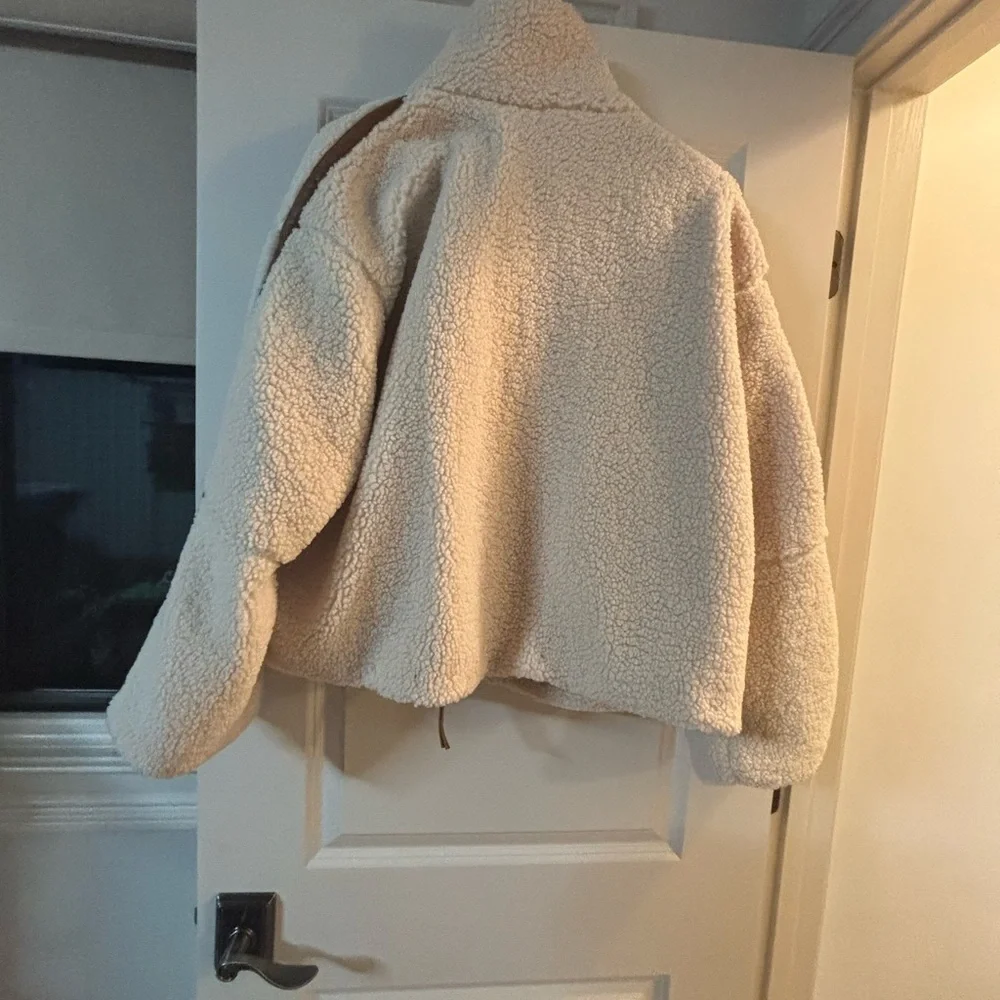 H&M Teddy Fleece Jacket (L) - Picture 2 of 4